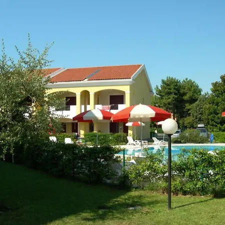 Newly Built With Shared Pool In * ביביונה