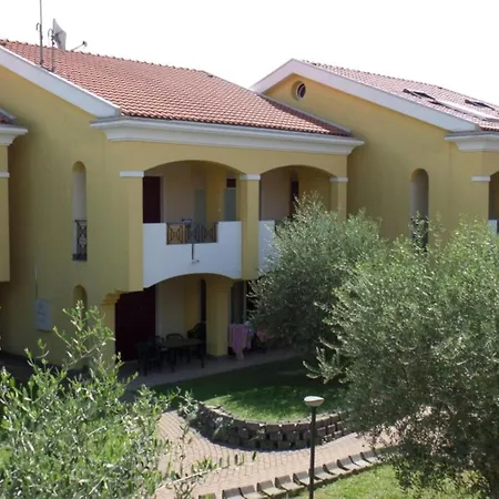 דירה Newly Built With Shared Pool In ביביונה