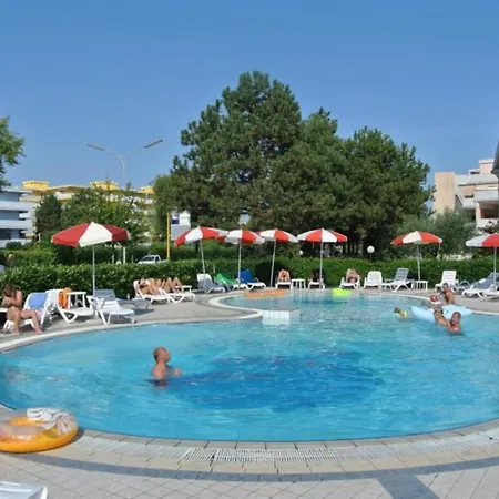 Newly Built With Shared Pool In Apartamento *